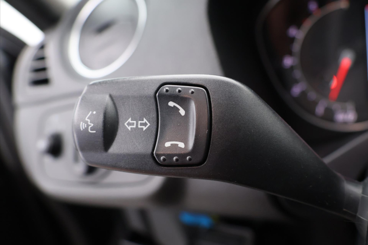 Ford S-MAX 2,0 TDCI 103KW 7 MÍST KLIMA