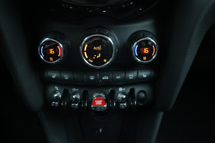 Mini Cooper 1,5 100 kW 1.Maj. Aut.klima