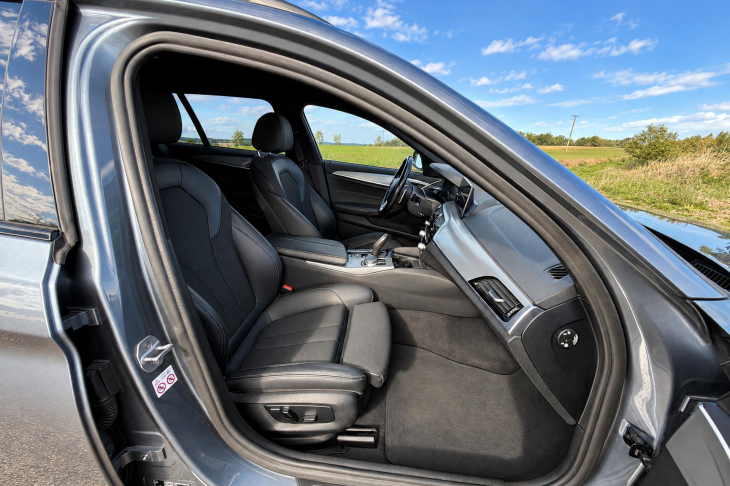 BMW Řada 5 3,0 3.0 530d Touring Sport DPH