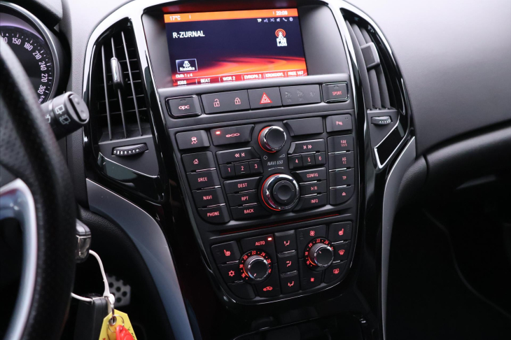 Opel Astra 2,0 T OPC 206kW Aut.klima