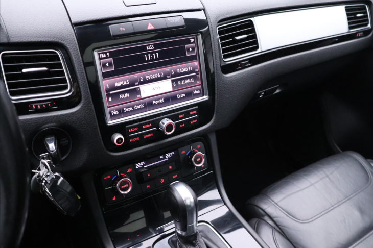 Volkswagen Touareg 3,0 TDI 176kW 4M Kůže Tažné