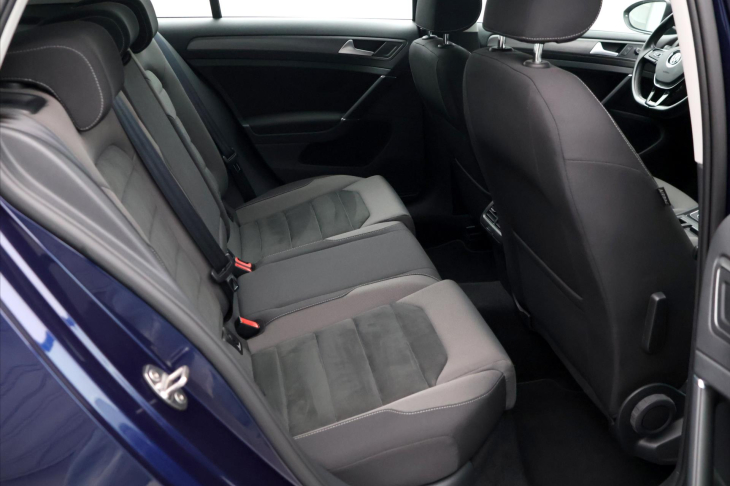 Volkswagen Golf 1,0 TSI 81kW DSG Navi 1.Maj