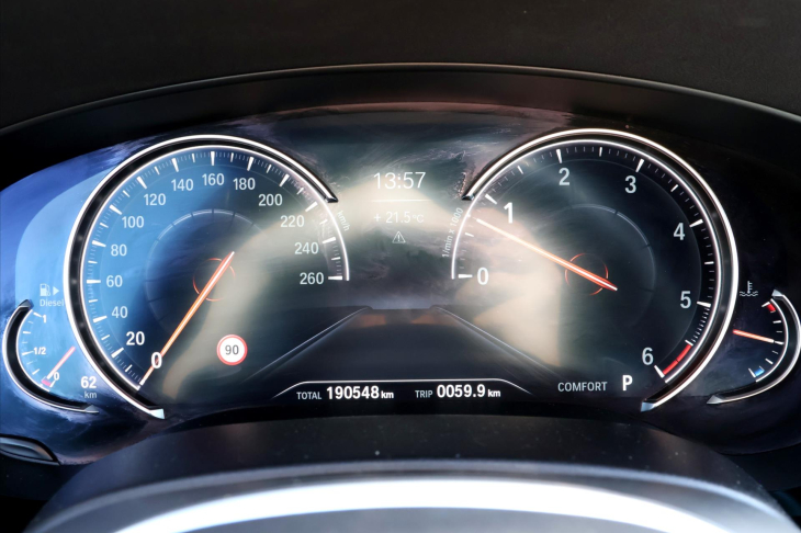 BMW Řada 5 3,0 530d 195kW xDrive CZ