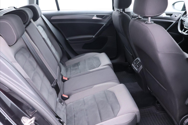 Volkswagen Golf 1,0 TSI 81kW CZ Comfort LED