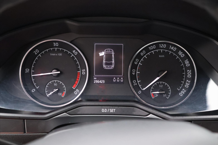 Škoda Superb 1,6 TDI 88kW Aut.klima Tažné