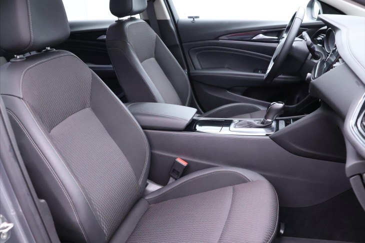 Opel Insignia 2,0 T 191kW 4x4 CZ Innovation