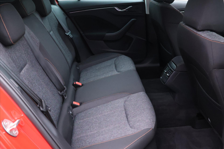 Škoda Kamiq 1,0 TSI Clever LED DPH Serv.kn