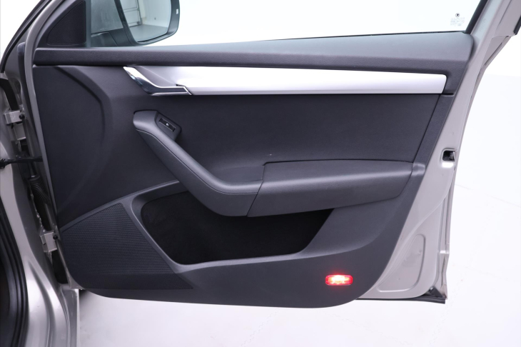 Škoda Octavia 2,0 TDI 110kW Elegance 87'500km