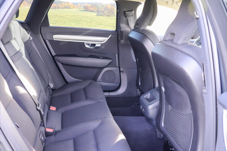 Volvo V90 2,0 110kW ALU Tažné Serviska