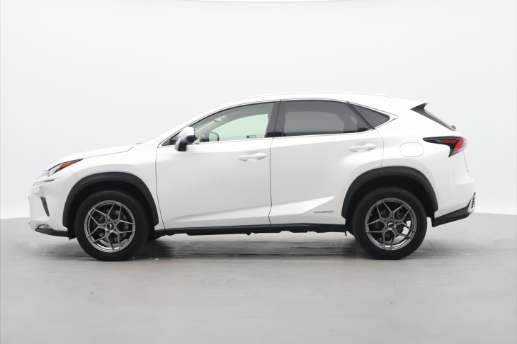 Lexus NX 300h 2,5 145 kW 4WD Prestige