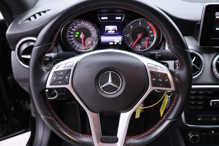 Mercedes-Benz CLA 2,1 220d 125kW Aut. AMG Kůže