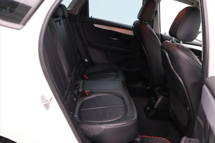 BMW Řada 2 1,5 218d 85kW Sport line Aut.