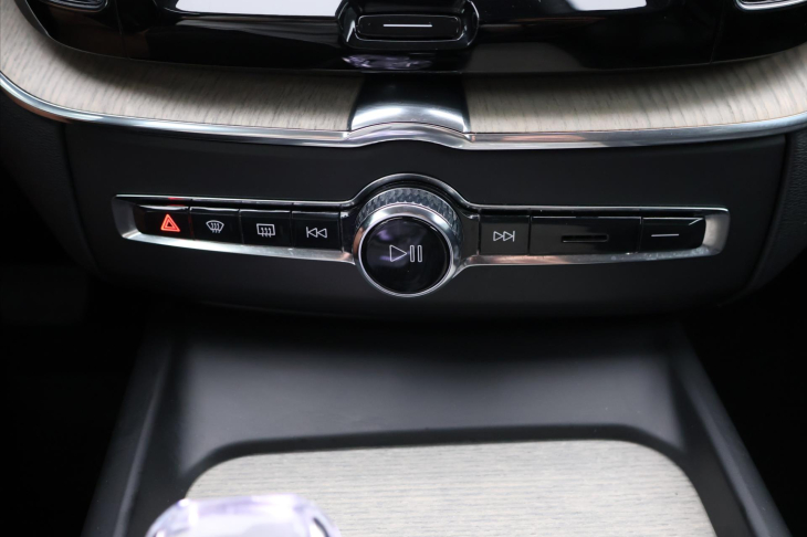 Volvo XC60 2,0 B4 AWD CZ Inscription DPH