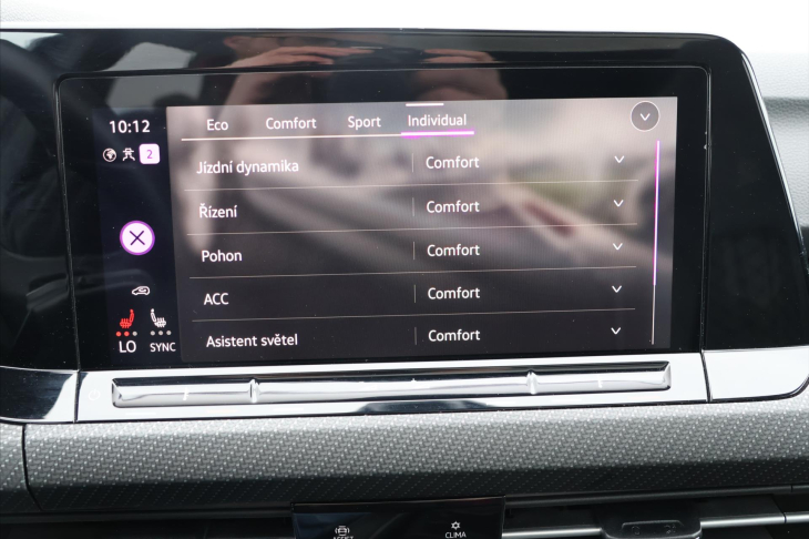 Volkswagen Golf 2,0 TDI DSG R-line Virtual DPH