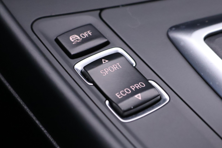 BMW Řada 1 1,6 116i 100kW Aut. Sport Xenon