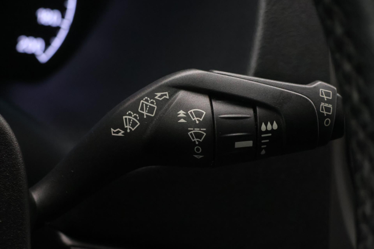 Ford Transit Custom 2,0 TDCI 96kW CZ 5-Míst DPH