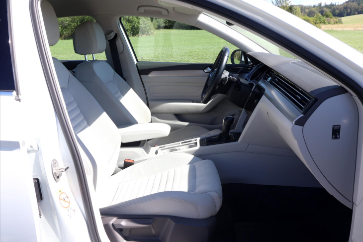 Volkswagen Passat 2.0 TDI 147kW DSG CZ Elegance