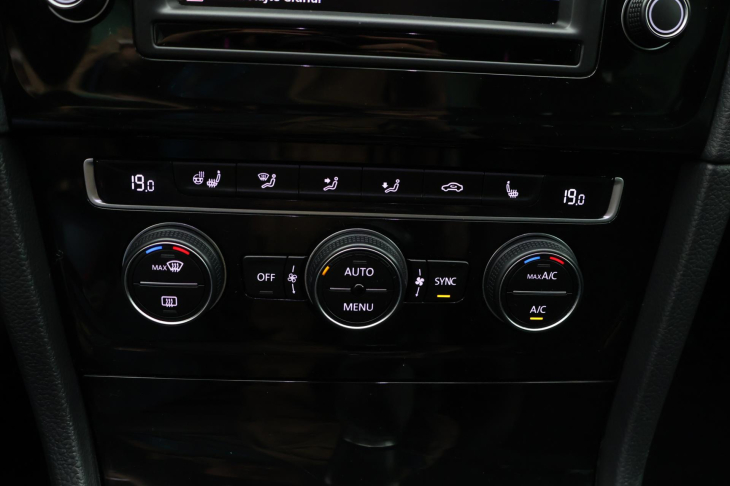 Volkswagen Golf 1,4 TSI 110kW Highline Navi