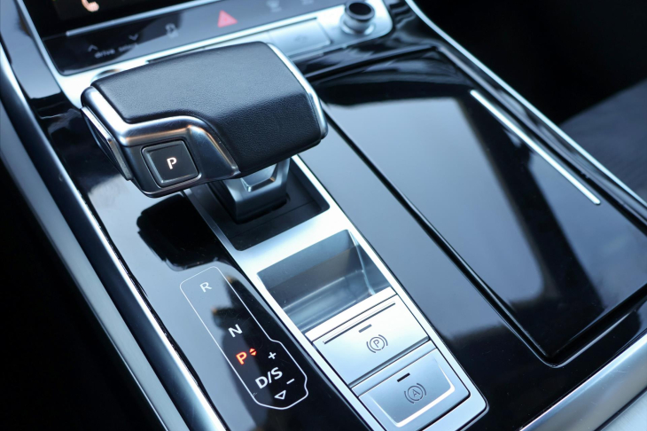 Audi Q7 3,0 TDI quattro tiptronic S line