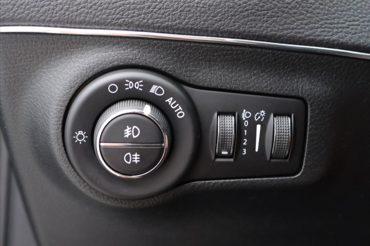 Jeep Compass 1,6 D LIMITED Aut.klima CZ