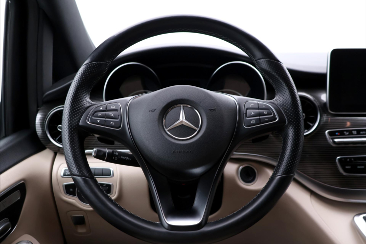 Mercedes-Benz Třídy V 2,0 300d 176kW CZ DPH 7-Míst 4x4