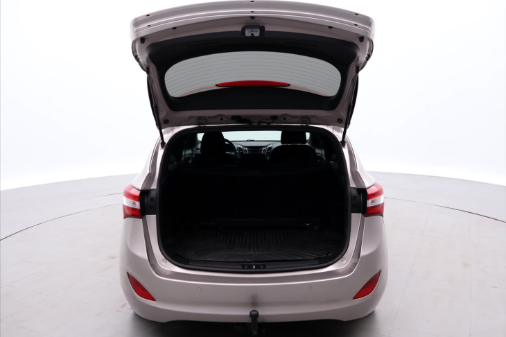 Hyundai i30 1.6 GDI 99kW CZ Trikolor Tažné