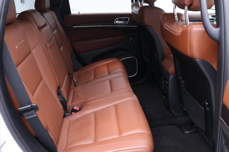 Jeep Grand Cherokee 3,0 CRDI 184kW Summit 4x4 CZ