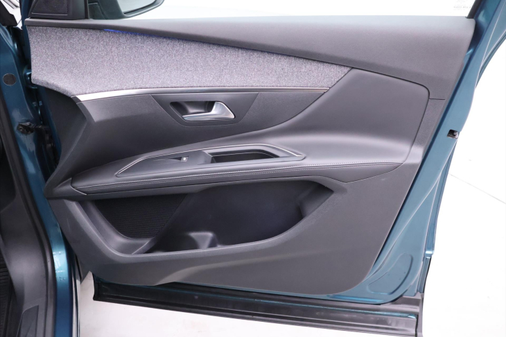 Peugeot 5008 1,5 HDI 96kW Allure CZ 7-Míst