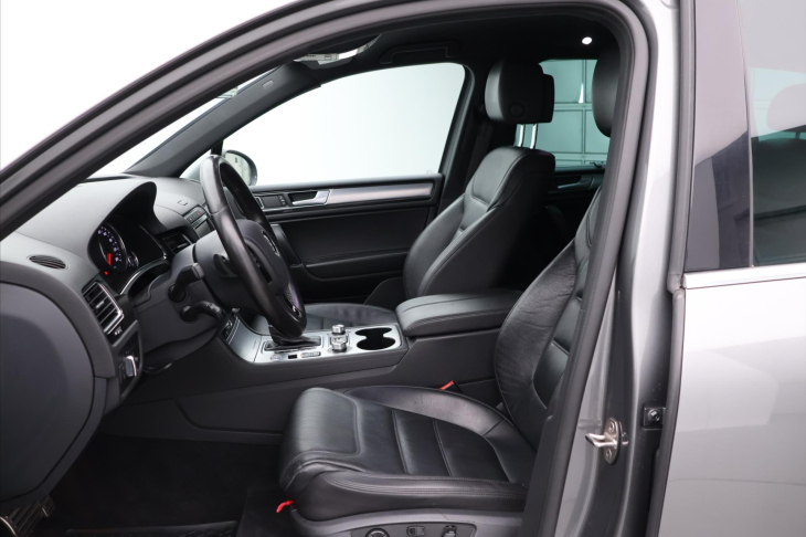 Volkswagen Touareg 3,0 TDI V6 193kW Exclusive CZ DPH