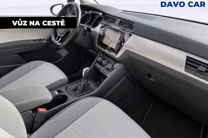 Volkswagen Touran 2,0 TDI DSG Panorama 1.Maj.