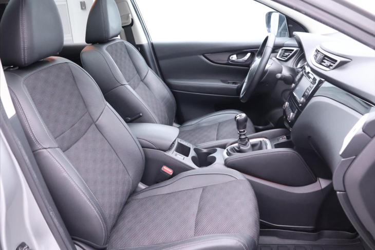 Nissan Qashqai 1,2 DiG-T 85kW Tekna Panorama