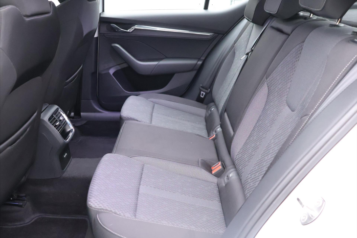 Škoda Octavia 2,0 TDI 110kW DSG Style CZ DPH