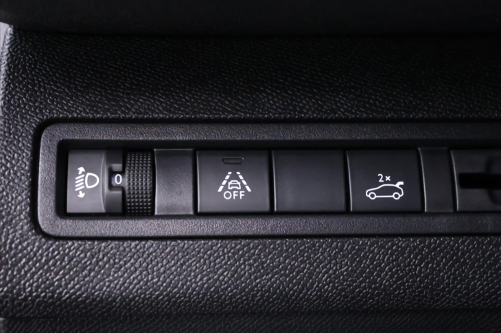 Peugeot 5008 1,2 PT 96kW Allure 7.Míst DPH