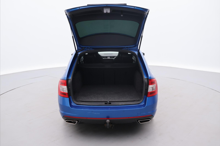 Škoda Octavia 2,0 TDI 135kW Webasto Tažné RS