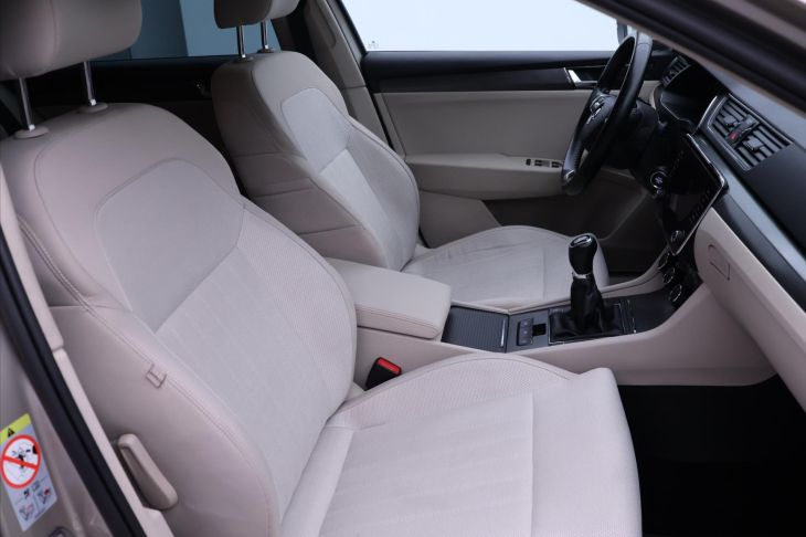 Škoda Superb 2,0 TDI 110kW Style CZ DPH 1.Maj