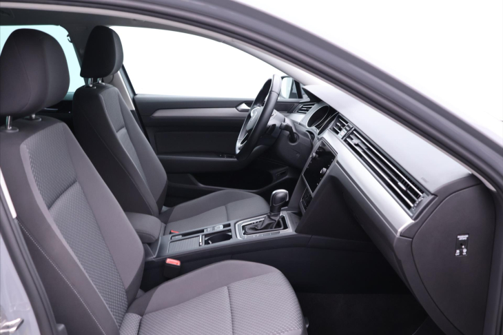 Volkswagen Passat 2,0 TDI 110kW DSG LED DPH