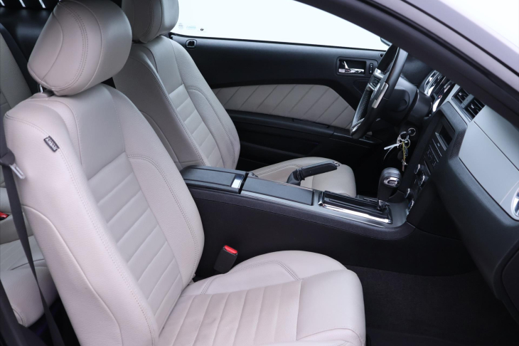 Ford Mustang 3,7 L V6 227kW