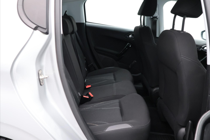 Peugeot 208 1,2 PT 60kW Klima CZ LPG