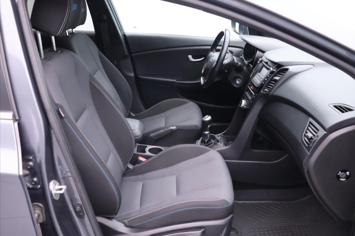 Hyundai i30 1,6 GDI 99kW Weekend CZ