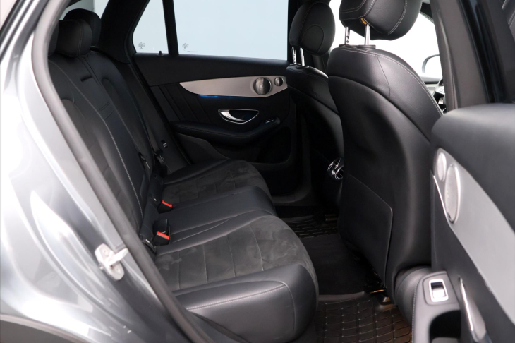 Mercedes-Benz GLC 2,0 250 4MATIC AMG LINE