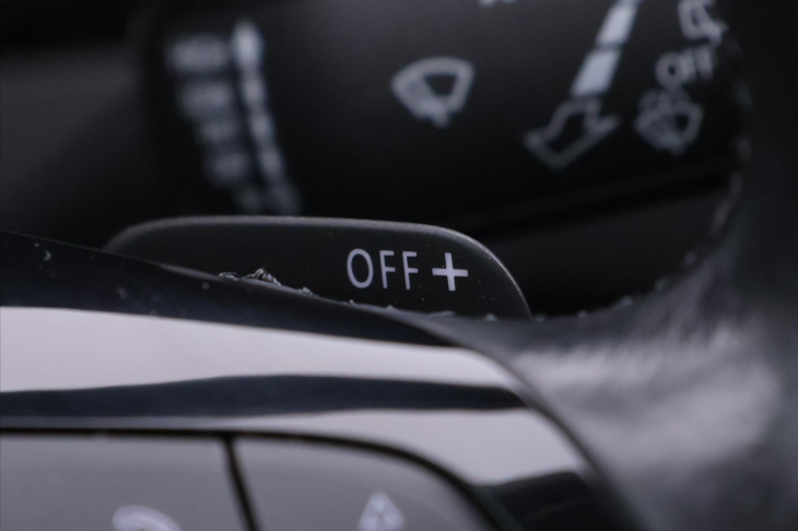 Volkswagen Passat 2,0 TDI DSG CZ Highline DPH