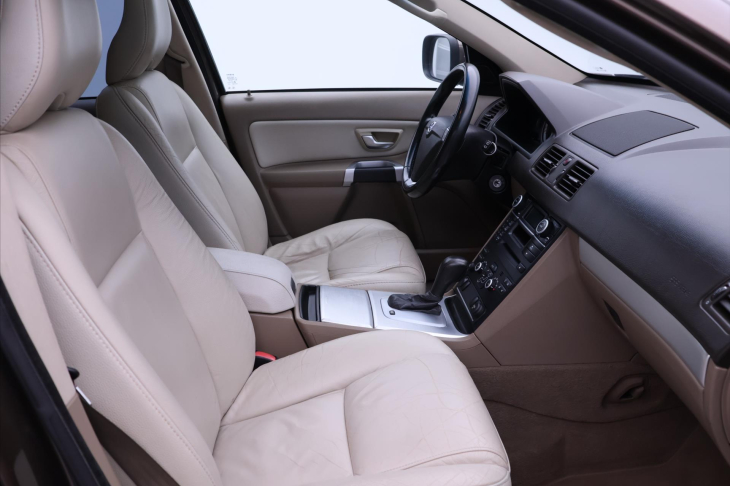 Volvo XC90 2,4 D5 147kW AWD Kinetic