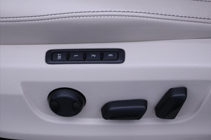 Škoda Superb 2,0 TDI  110 kW DSG DPH CZ