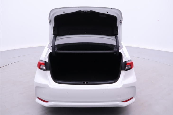 Toyota Corolla 1,8 Hybrid e-CVT 1.Maj DPH GR