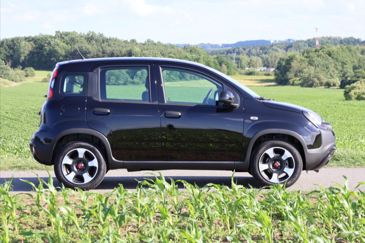 Fiat Panda 1,0 i Hybrid Cross Klima DPH