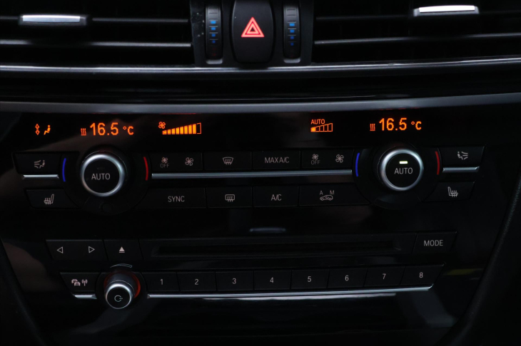 BMW X5 3,0 xDrive40d 230kW CZ