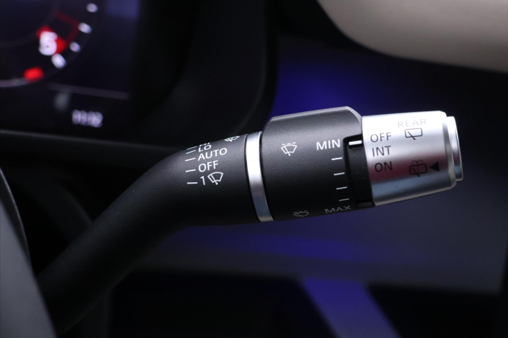 Land Rover Defender 2,0 D240 177kW Aut. AWD Tažné