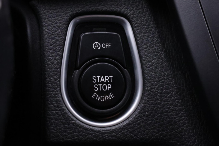 BMW Řada 3 3,0 335dA xDrive Sport CZ DPH