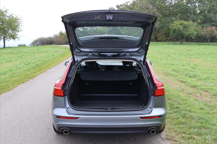 Volvo V60 2,0 D4 145kW Aut. LED Navi DPH