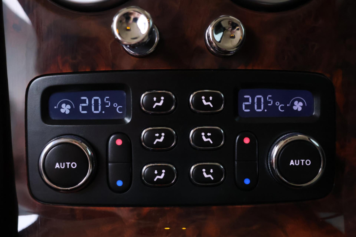 Bentley Continental Flying Spur 6,0 W12 412 kW 4x4 Kůže DPH